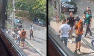 Comisar de poliție prins în flagrant luând „taxă de protecție” de la patronul unui restaurant