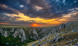 IMAGINI de excepţie cu apusul de soare în Cheile Tureniului