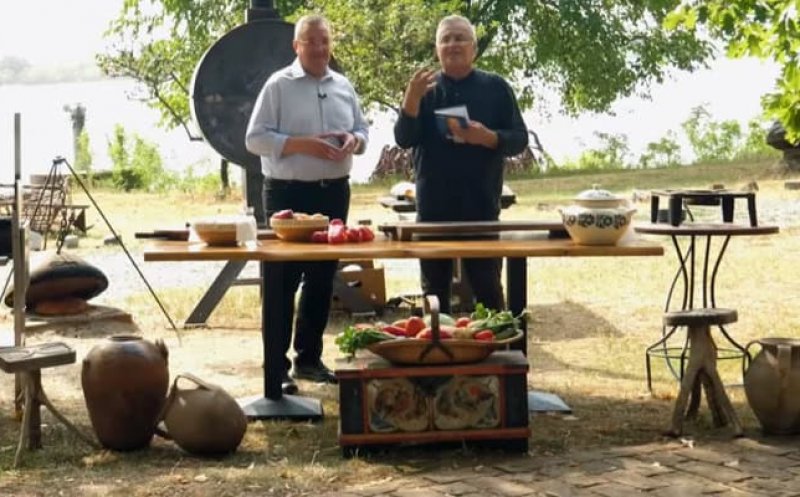 Ciucă și-a lansat cartea cu lăutari și preparate oltenești. E disponibilă online, grartis. Și o dilemă: ''Erau portocale în România în anii '70?''