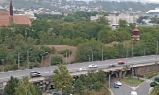 PUSTIU pe podul de la Calvaria la 8 dimineața şi în a doua zi de școală