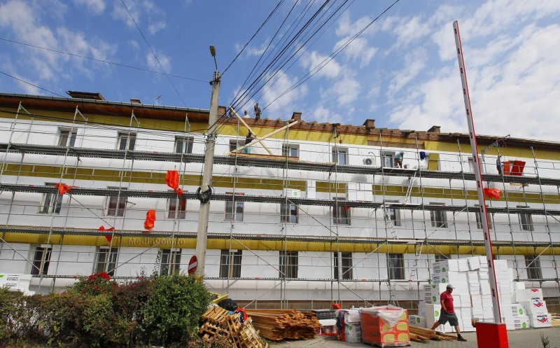 Mai multe blocuri din Turda au fost renovate energetic / Orașul își schimbă fața