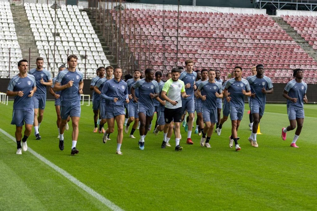 Încă doi jucători au plecat de la CFR Cluj. La cine a renunțat clubul din Gruia