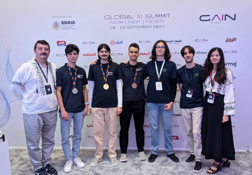 Trei medalii și locul 3 între națiuni pentru România la Olimpiada Internațională de Inteligență Artificială/ O medalie ajunge la Cluj