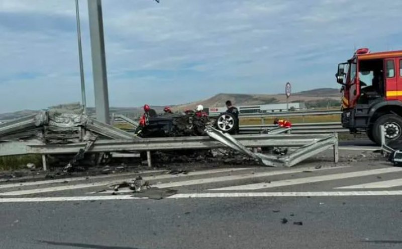 Accident GRAV pe Autostrada Transilvania, între Mureș și Cluj. O mașină a intrat în parapet și s-a făcut zob/ Șoferul a murit