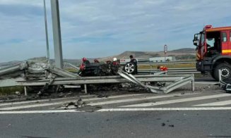 Accident GRAV pe Autostrada Transilvania, între Mureș și Cluj. O mașină a intrat în parapet și s-a făcut zob/ Șoferul a murit