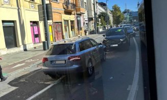 Accident bizar pe Barițiu. Un șofer a intrat pe contrasens și s-a izbit de o mașină