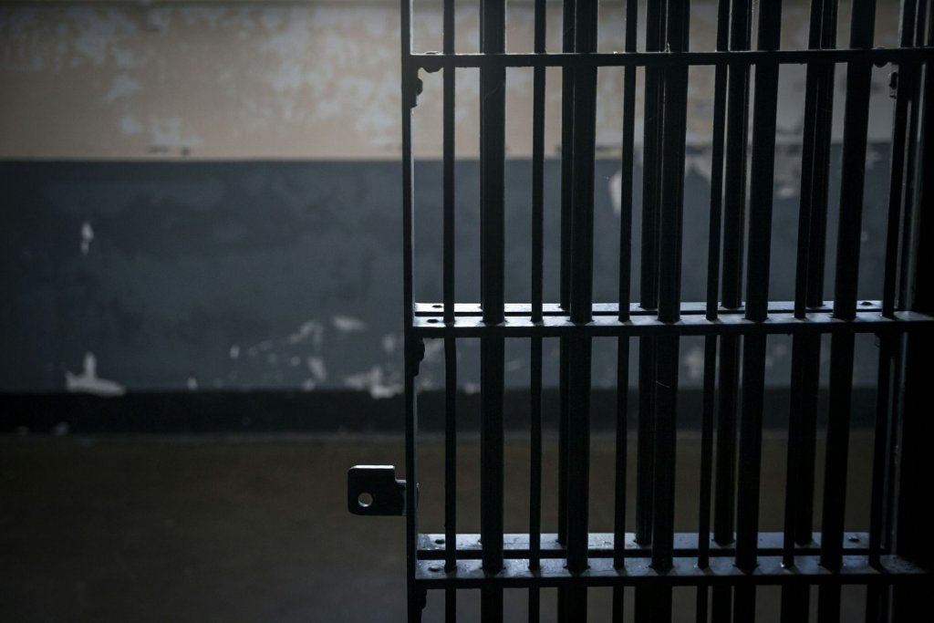ȘOCANT: Un băiat de 15 ani s-a sinucis în penitenciar. Era închis de câteva zile pentru furt