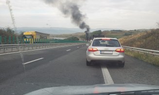 Mașină în flăcări pe Autostrada Transilvania. Traficul, restricționat pe sensul Gilău - Turda