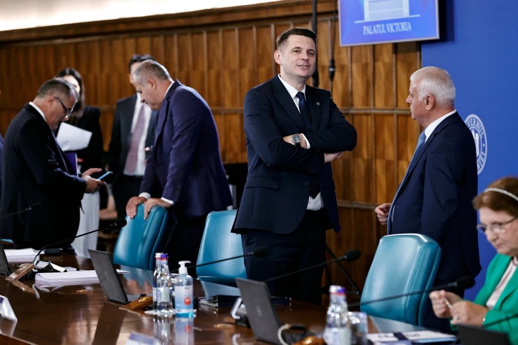 Bani pentru elevii de 10 la BAC și Evaluarea Națională. Mircea Abrudean: „La Cluj, ne mândrim cu 11 premianți care au atins această performanță extraordinară!”