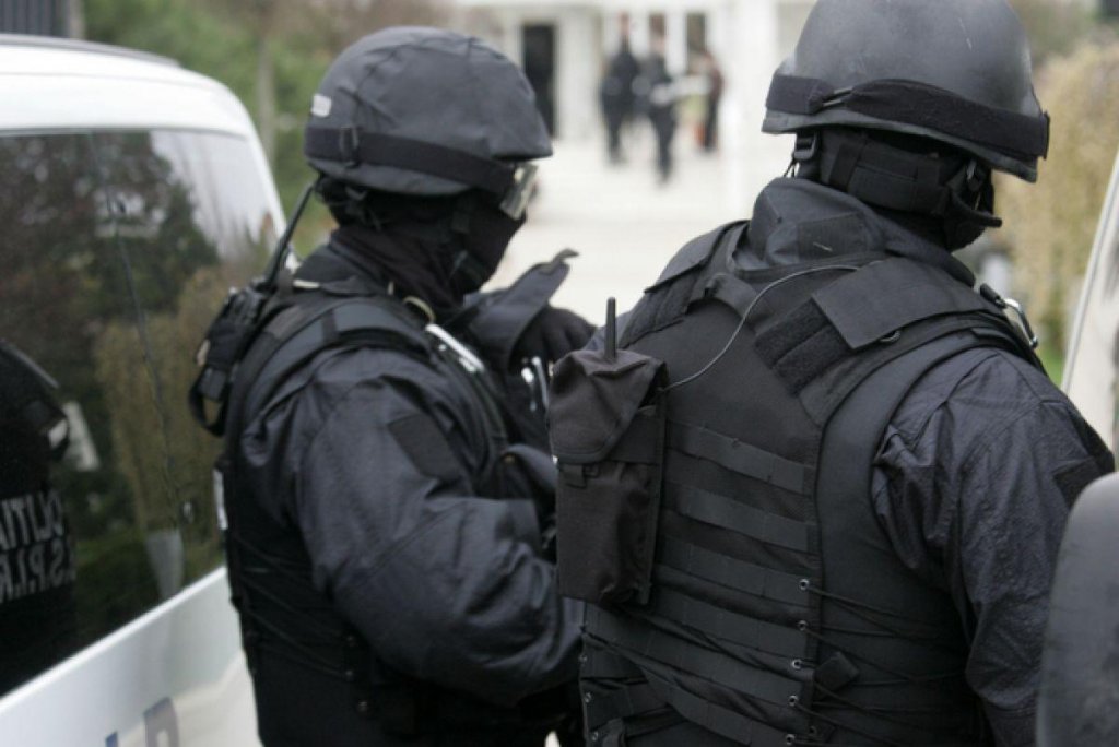 Cine sunt românii de pe lista Europol a celor mai periculoși infractori. Unul dintre ei, căutat pentru o crimă comisă în 1991
