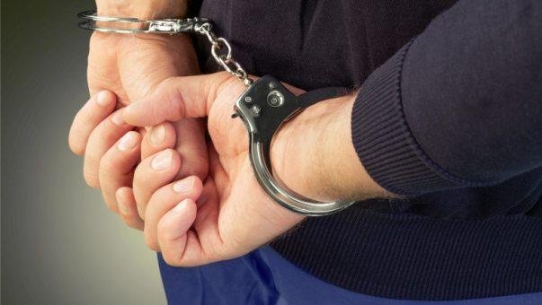 Bărbat din Cluj, arestat pentru proxenetism. Trei fete, dintre care o minoră, au fost obligate să se prostitueze