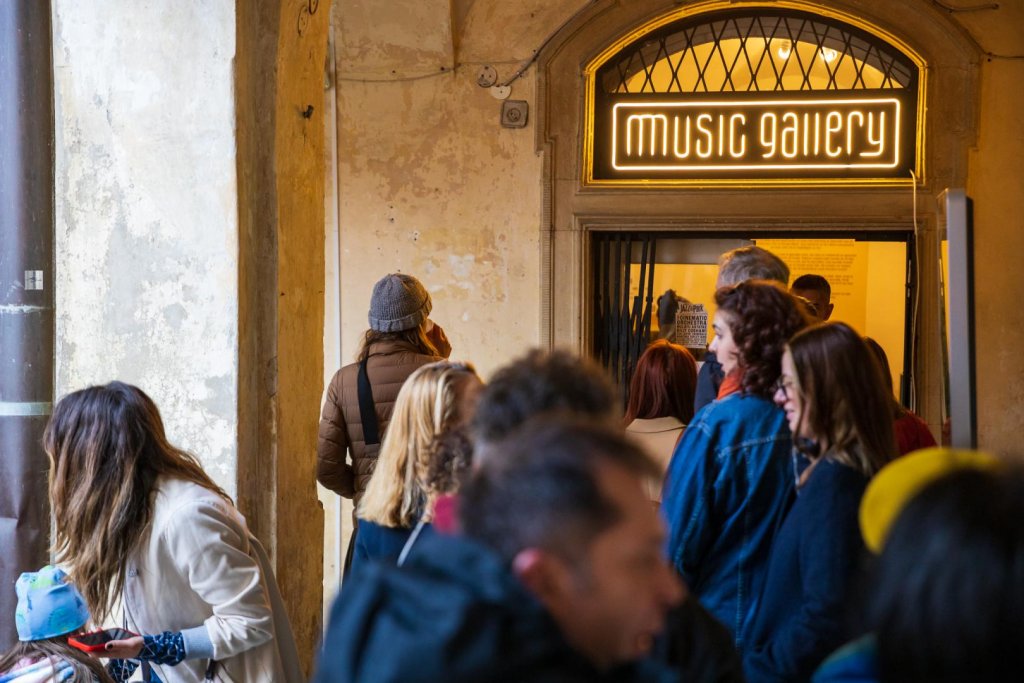 Culisele MUSIC GALLERY, singura expoziție despre muzică din România