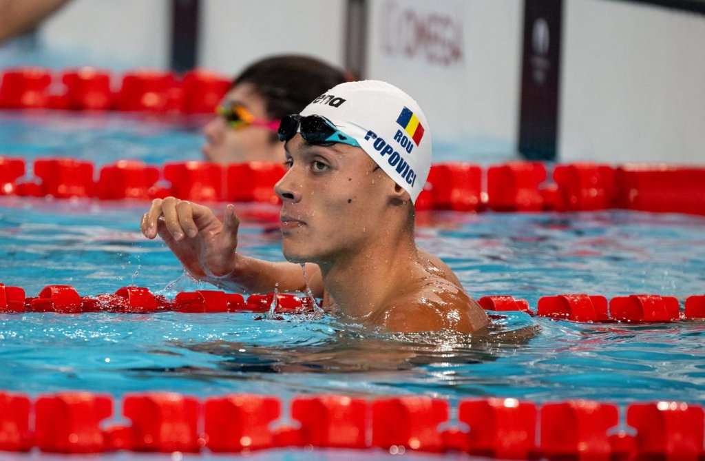 David Popovici donează echipamentul de la JO 2024 în scopuri caritabile și vrea să strângă 115.000 euro. Cum se poate câștiga echipamentul