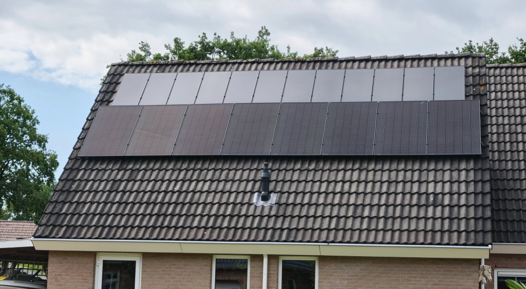 Vouchere de 10.000 de euro pentru panouri solare pentru persoanele vulnerabile. Când încep înscrierile