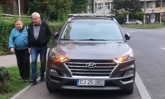 Cluj-Napoca: "Ce șmecher sunt eu!" / Pietonii în boscheţi, iar maşinile pe trotuar