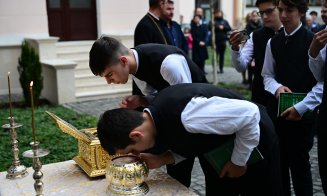 Moaștele Sfântului Apostol Toma sunt la Cluj-Napoca. Sute de credincioși au venit să le vadă