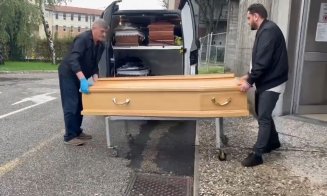 Clujeanca ucisă cu cruzime de un tânăr de 17 ani în Italia a fost înmormântată acasă