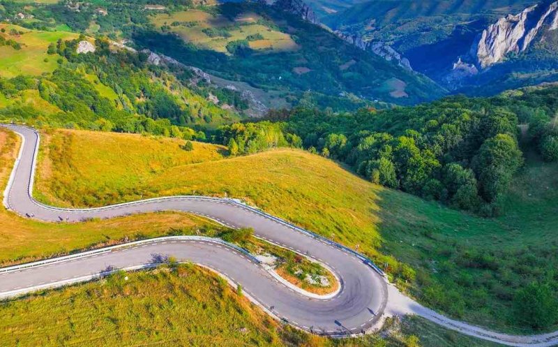 După asfaltarea șoselei „Transapuseana”,, prețul terenurilor din zonă au crescut chiar și de 7 – 8 ori!