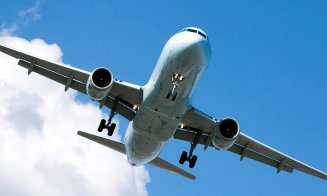 Momente de groază la bordul unui avion de linie. Un pilot a murit în timpul zborului după ce i s-a făcut rău