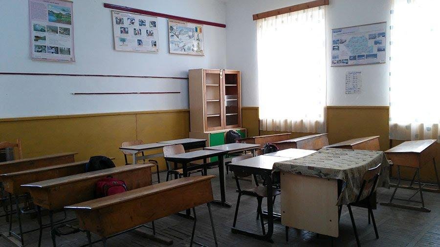 Școlile din Turda, dotate cu echipamente digitale și mobilier