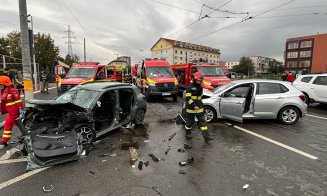 Accident GRAV pe o stradă din Cluj-Napoca: Cinci victime, dintre care una încarcerată