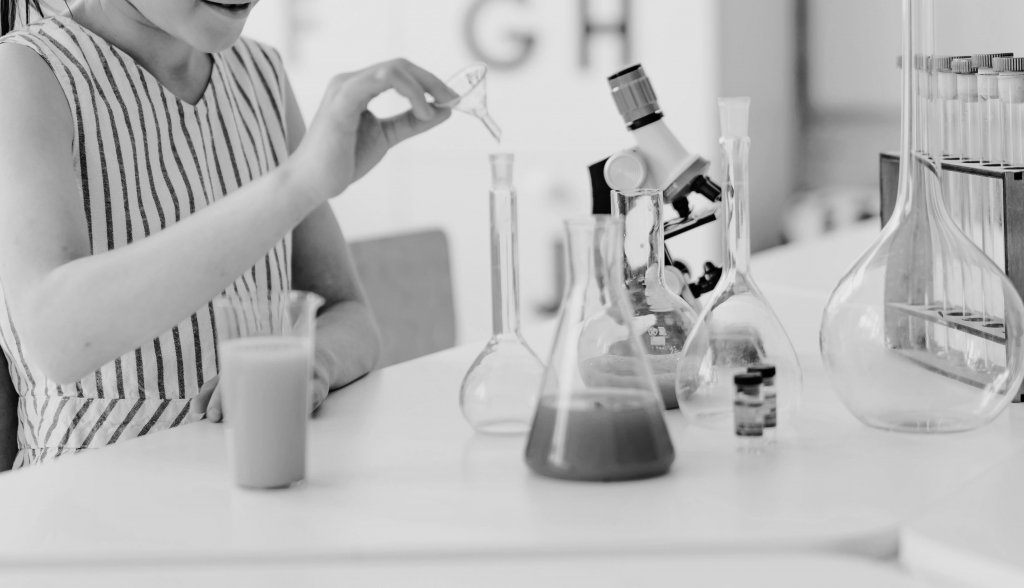 Cum s-a transformat un experiment de chimie într-un coșmar: IPJ Cluj oferă detalii despre rănirea celor două fetițe