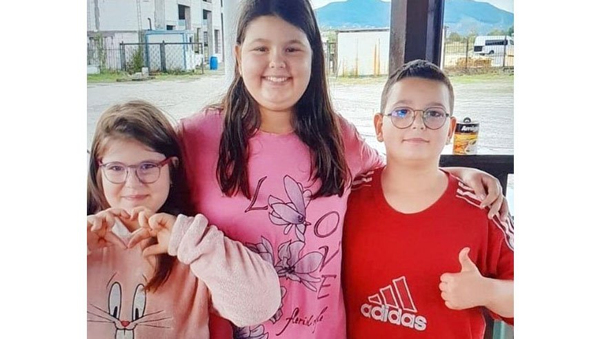 Cei 3 copii ai unui om de afaceri din Cluj, dați în urmărire naţională