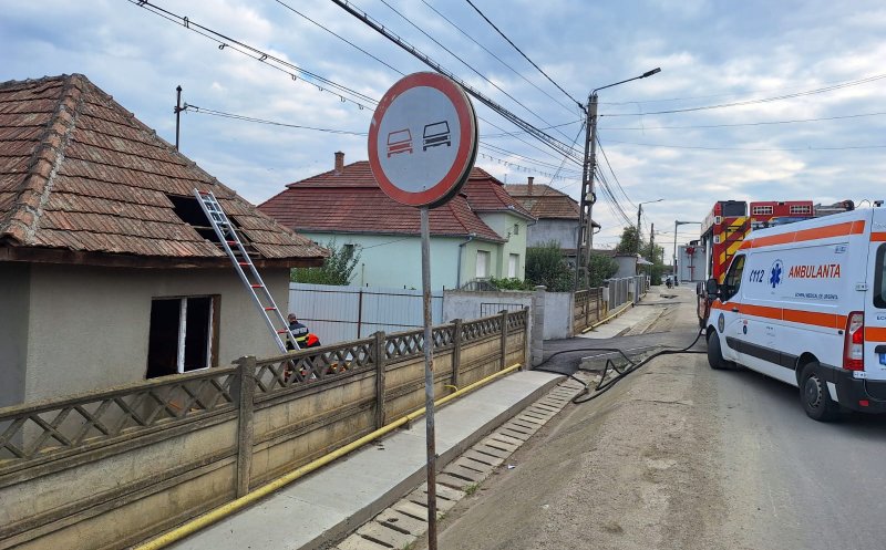 INCENDIU puternic într-o localitate din Cluj: O femeie a decedat