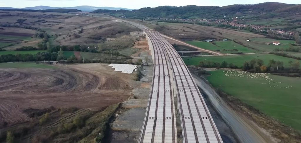 Bilanţ de toamnă pe autostrăzi. Topul constructorilor/ Cum merge treaba pe loturile de lângă Cluj