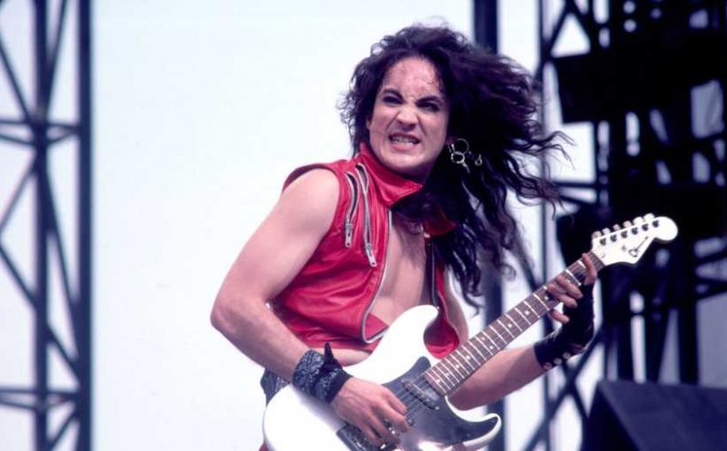 Fostul chitarist a lui Ozzy Osbourne a fost împuşcat. Care este starea artistului