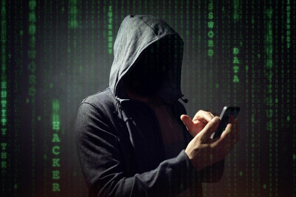 Percheziții DIICOT în Cluj: Hacker de 47 de ani, prins după ce a spart un cont de social media