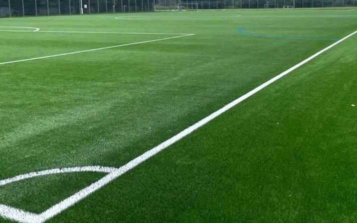 Undă verde pentru un nou teren de sport într-o școală din Cluj-Napoca. Va costa aproape 1 milion de lei