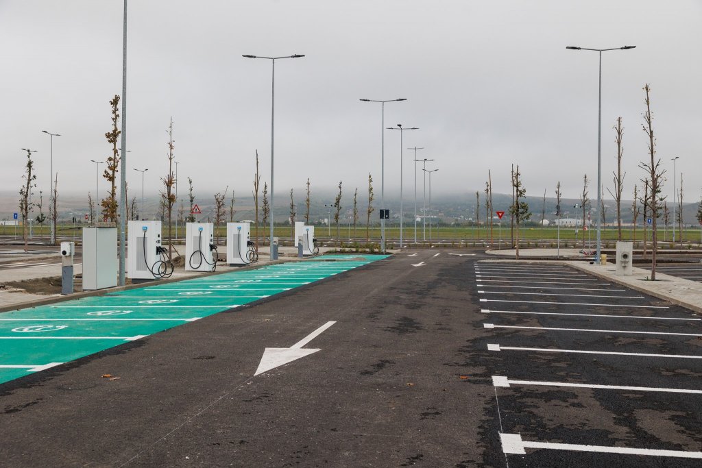 IMAGINI de la Park & Ride Aeroport cu 800 locuri de parcare / De marți se circulă pe 4 benzi pe Traian Vuia