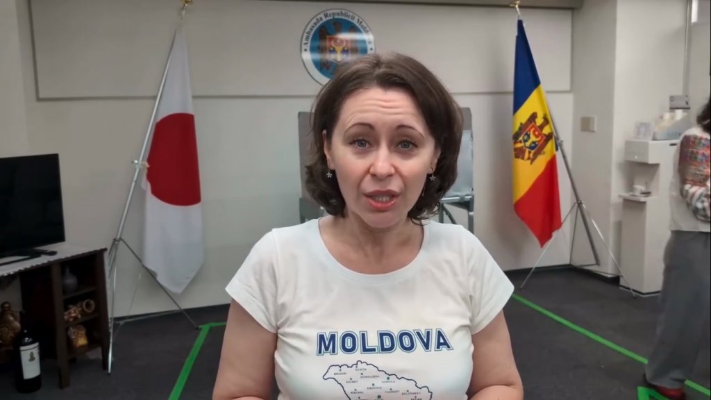 Totul pentru vot. O femeie din Republica Moldova a călătorit 1.300 de kilometri pentru a ajunge la urne