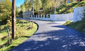 S-au finalizat lucrările pe drumul care duce la Mănăstirea Muntele Rece. Este unul dintre cele mai frumoase din județ