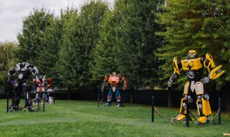 Sute de clujeni au vizitat expoziția „Transform Robots Alive". Roboții animatronici gigant te așteaptă în Iulius Parc, până pe 11 noiembrie!