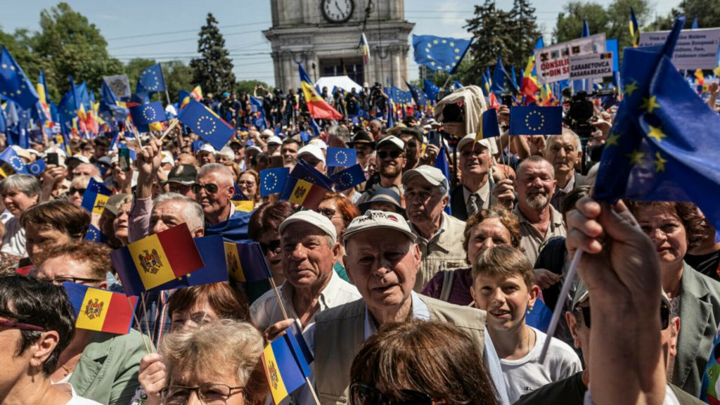 Rezultate finale Rep. Moldova: Câte voturi au făcut diferența pentru referendumul de aderare la UE
