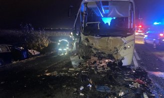 PLANUL ROȘU de Intervenţie la un accident provocat de un adolescent. Minorul și un alt bărbat au murit, iar alte 21 de persoane sunt rănite