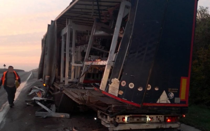 ACCIDENT pe Autostrada Transilvania. O victimă de 22 de ani, transportată la spital