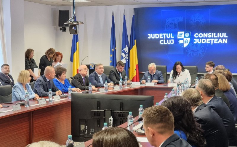 Alin Tișe și noii consilieri județeni au depus jurămintele și și-au preluat mandatele