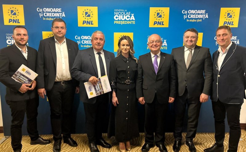Nicolae Ciucă și-a lansat programul prezidențial. Liberalii clujeni au fost prezenți / Buda: „Este omul potrivit, la momentul potrivit”