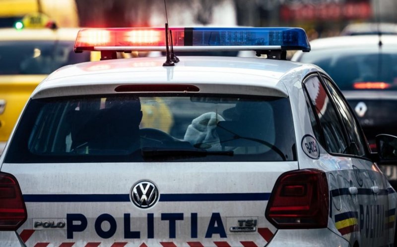 Haos pe un drum din Cluj: Un șofer beat criță a lovit o mașină parcată, apoi o autospecială de poliție