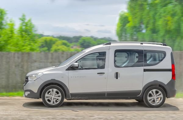 ANAF vinde mașini confiscate în octombrie. Cu cât  se vinde o autoutilitară Dacia Dokker din 2018