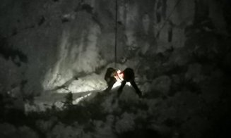 Intervenții nocturne ale salvamontiștilor clujeni în Cheile Turzii: Tânăr rănit și alpiniști blocați, salvați