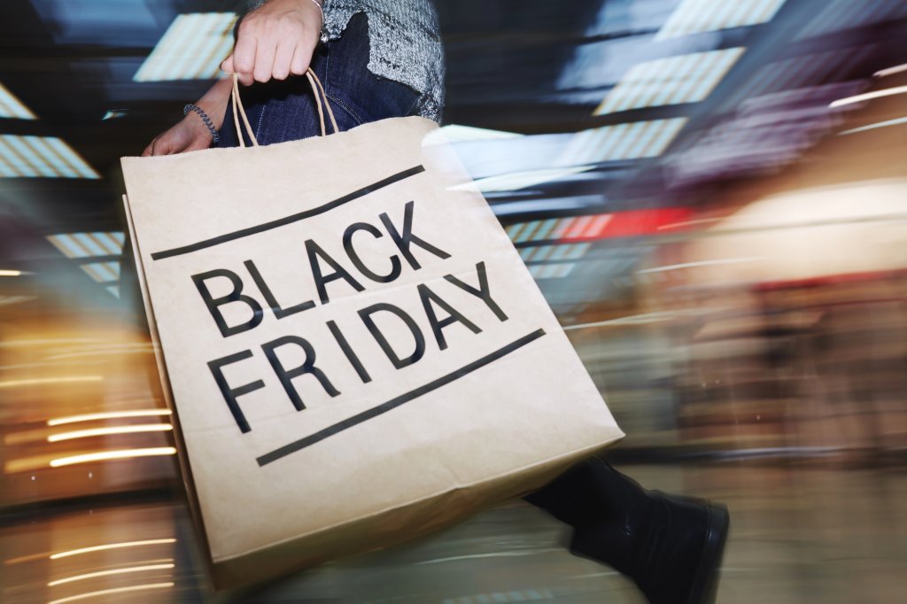 Black Friday istoric anul acesta. Ce bornă ar putea depăși sărbătoarea reducerilor