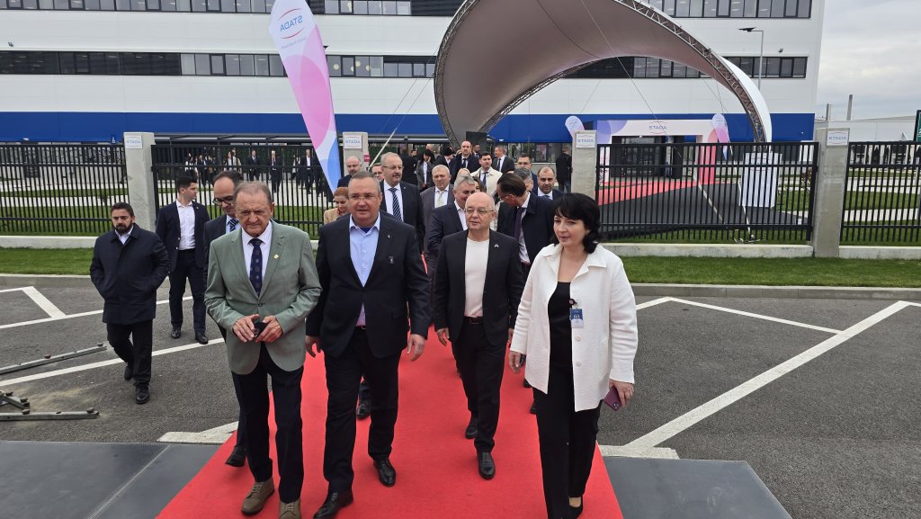 Nicolae Ciucă a participat la inaugurarea unei fabrici de medicamente în Turda