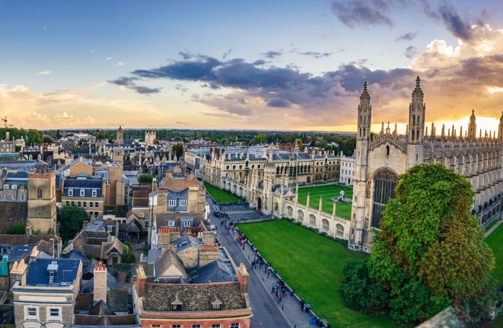 Limba română se va studia la Cambridge. Se caută profesori pentru mai multe universități străine