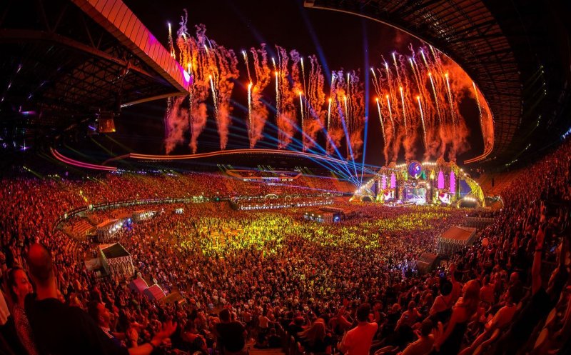 Billie Eilish, Drake, Kendrick Lamar, Shawn Mendes și Dua Lipa printre posibilele vedete care vor veni la UNTOLD 2025
