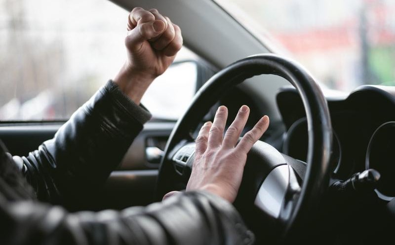 Şoferii agresivi pot fi reclamaţi pe o aplicaţie MAI. Ce trebuie să conțină sesizarea