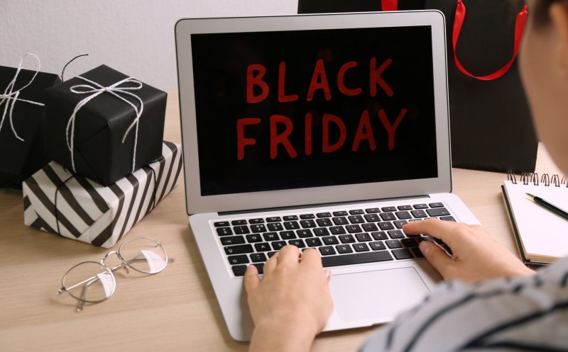 Mare atenție la cumpărăturile de Black Friday. Unde verificați dacă magazinele online sunt reale și dacă produsele nu sunt contrafăcute